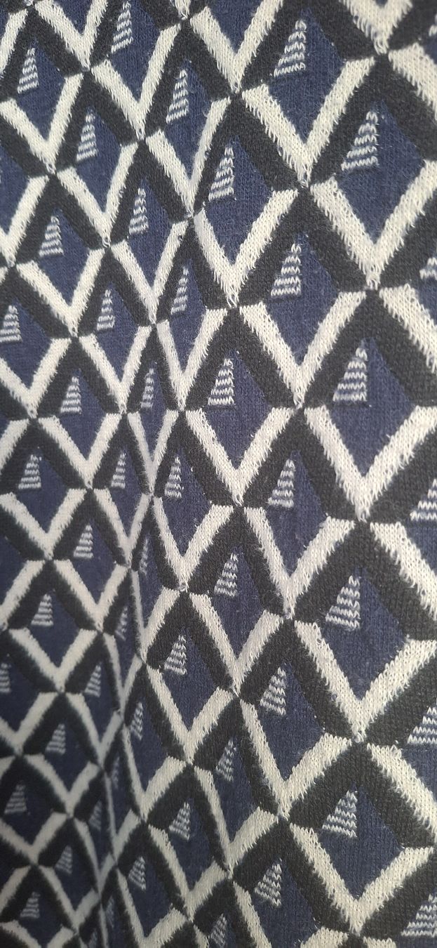Rich & Royal Pulls & Sweat-shirts: Rich & Royal Pullover geometrisch Muster XS – D'occasion à Brienz BE par mondchatz1 4
