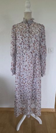 Exklusives Kleid von "DOROTHEE SCHUMACHER" Gr. 4 (40)