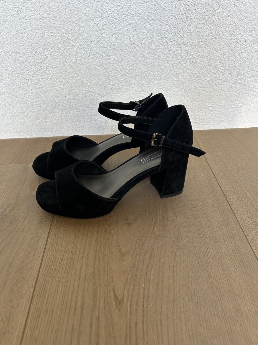 Scarpe da donna: Sandaletten mit Blockabsatz Gr. 38 – Nuovo e nell'imballaggio originale da Busswil BE venduto da Lela0810 2