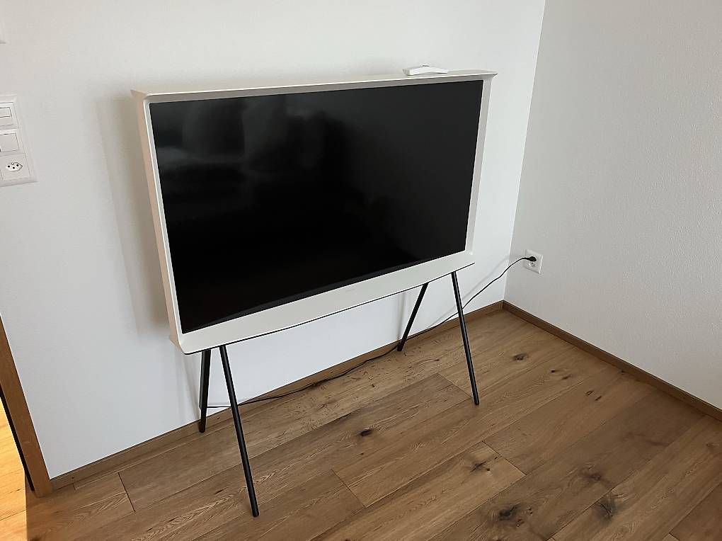 Fernseher: Samsung Serif QLED TV – Gebraucht aus Appenzell von joplin90 1