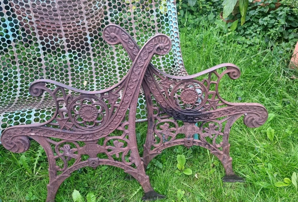 2 Gartenbank Füsse aus Gusseisen. Kaufen auf Ricardo