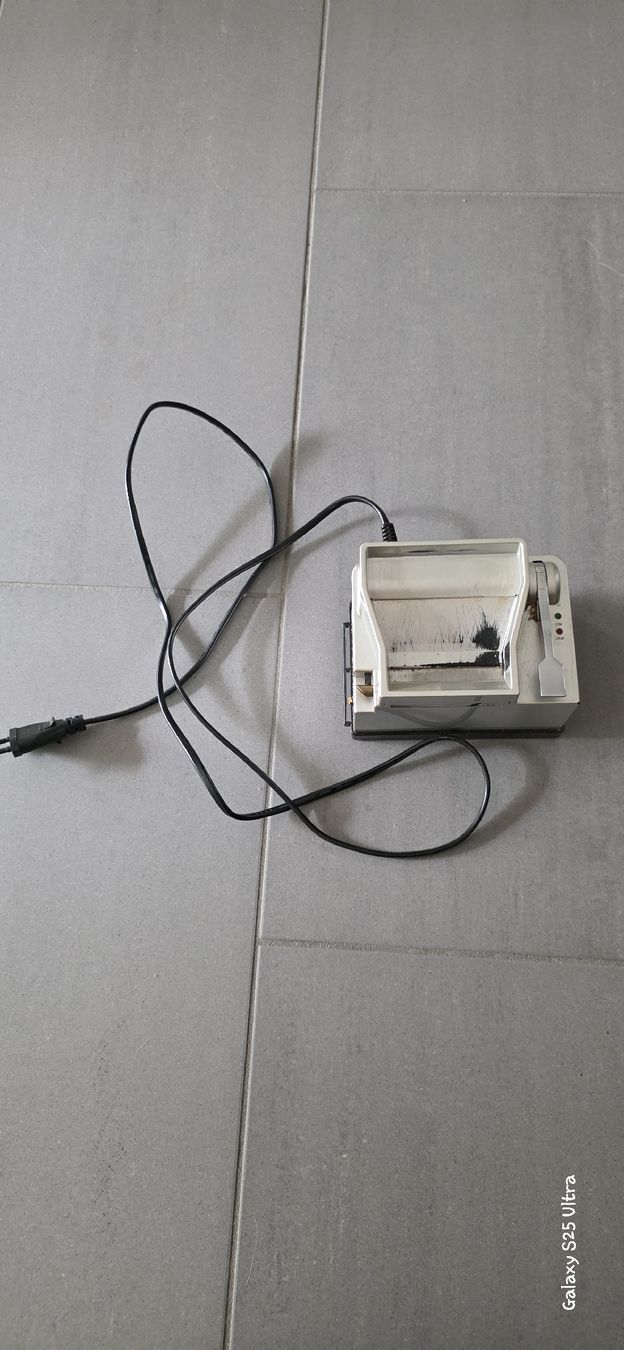 Tabacchi: Zigarettenmaschine elektrisch mit Zubehör – Usato da Hildisrieden venduto da Ladygirl97 1
