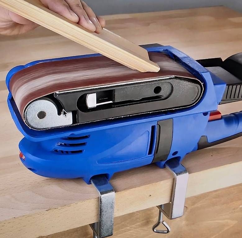 Aiguiseuses & polisseuses: Bandschleifer 600 Watt – D'occasion à Dussnang par zumbii 2
