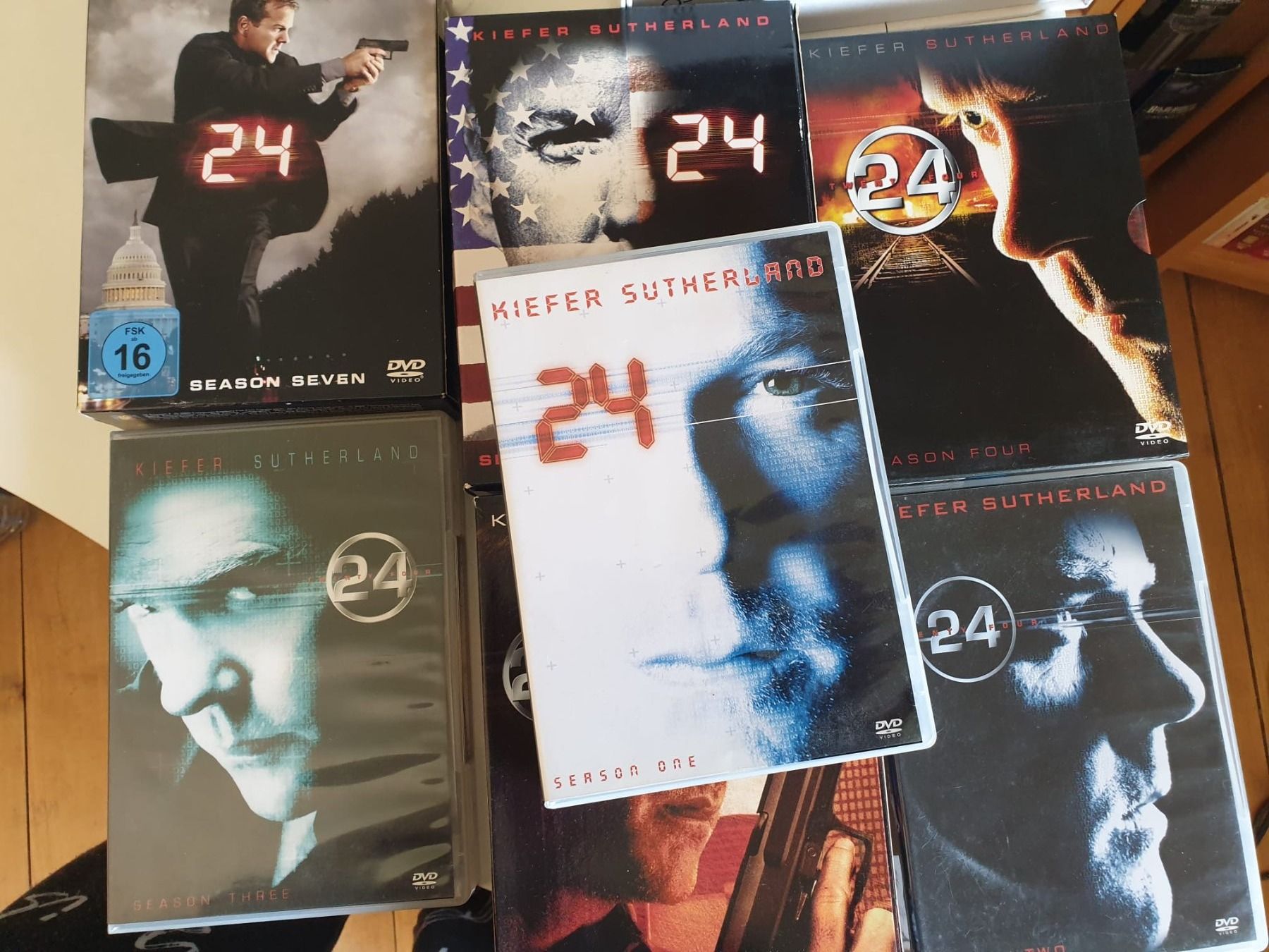 Tutti i DVDs: Serie 24 1 bis 7 – Usato da Zollikofen venduto da wir_verkaufen