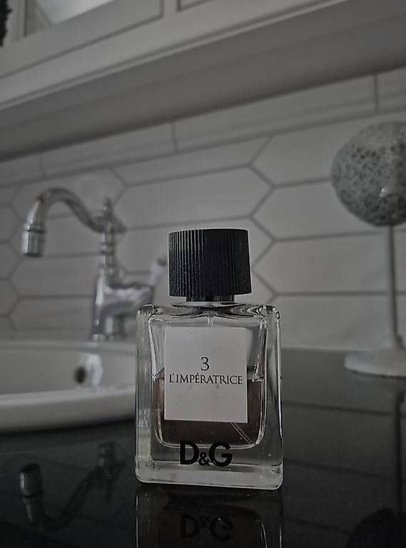 Profumi & Eau de Toilette: D&G Imperatrice Parfum – Usato da Gähwil venduto da MaxNora