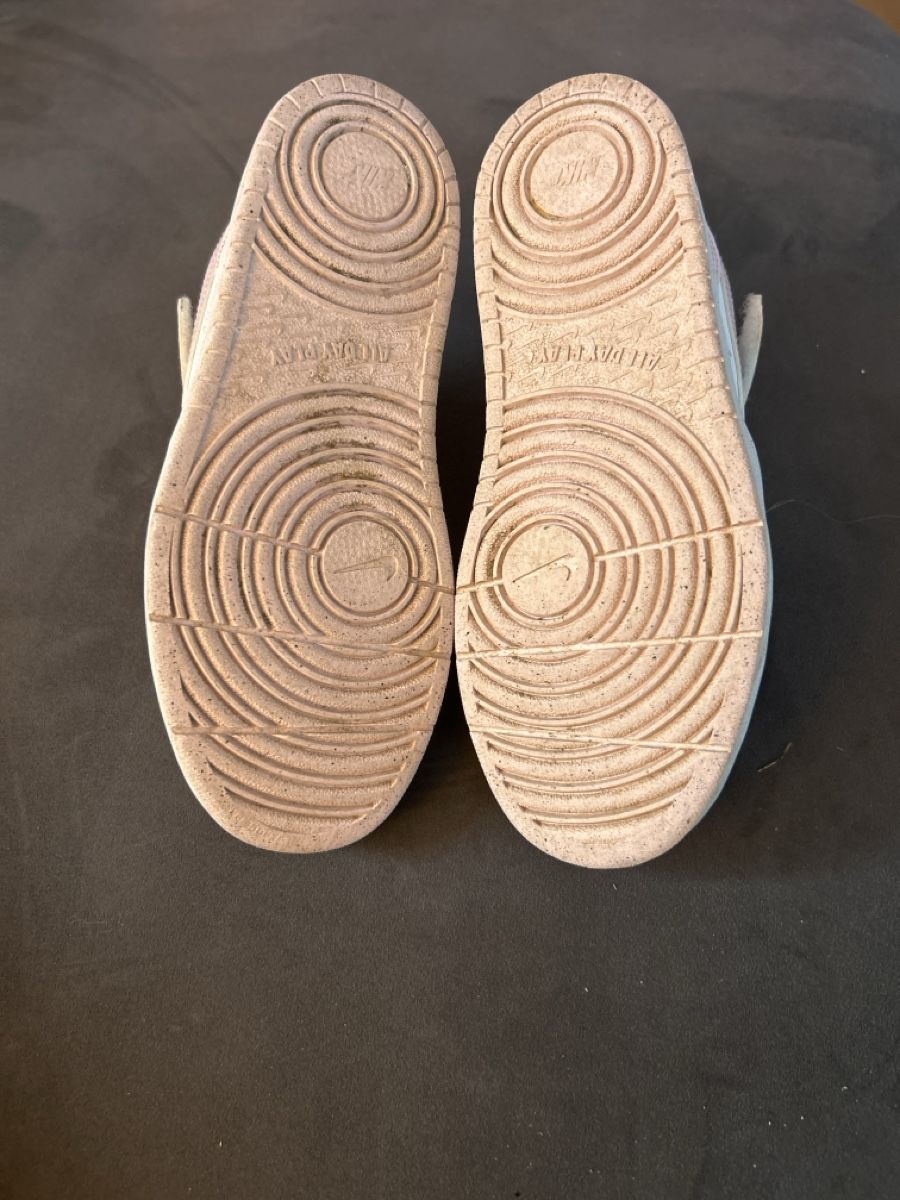 Nike Scarpe per ragazze: Nike Schuhe Grösse 35 – Usato da Fischbach- Göslikon venduto da Rommel 2