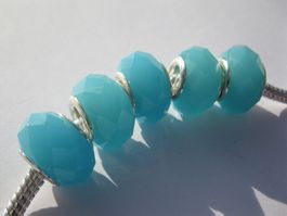 2 Grosslochperlen, Glas Beads facettiert, meerblau opak