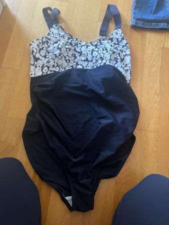 Damen Badeanzug für Schwanger weiss gemustert neuwertig
