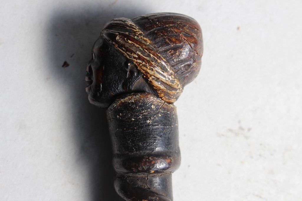 Altre raccolte & rarità: Ancienne Canne épée de chef africain – Usato da Vandoeuvres venduto da Dom-Tom 2