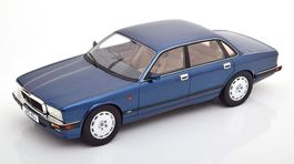 JAGUAR XJR (XJ40) RHD 1990 BLAU 1:18 CULT