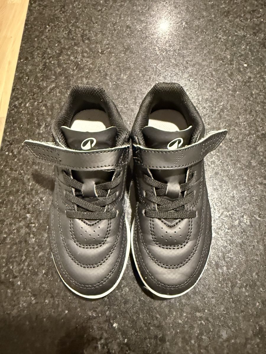 Scarpe per ragazzi: Shoe bundle size 28 – Usato da Adliswil venduto da cla_9qpg 1