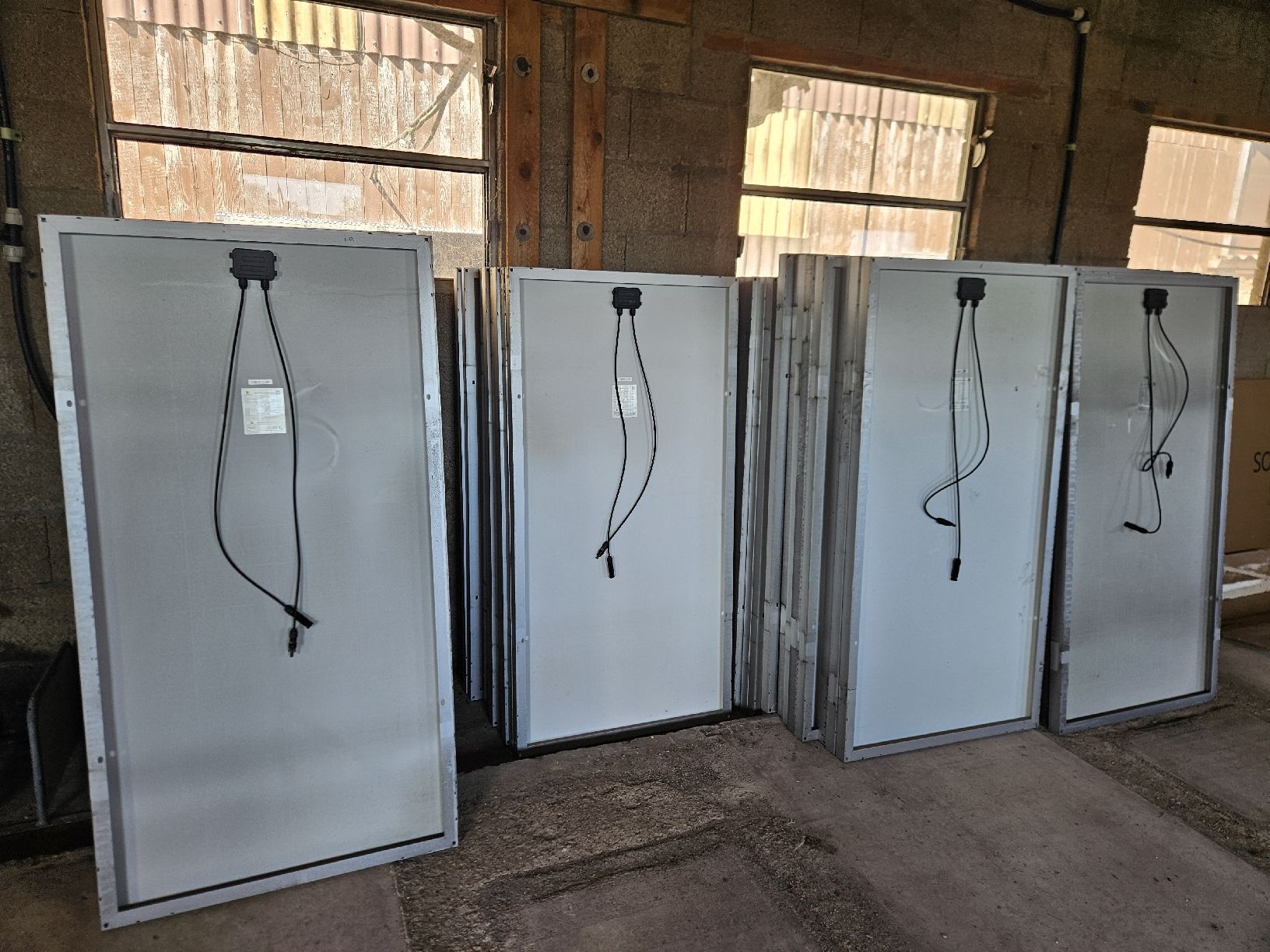 Dispositivi a energia solare: Posten mit 160 PV Modulen, Solarmodule  – Usato da Subingen venduto da honigbuur
