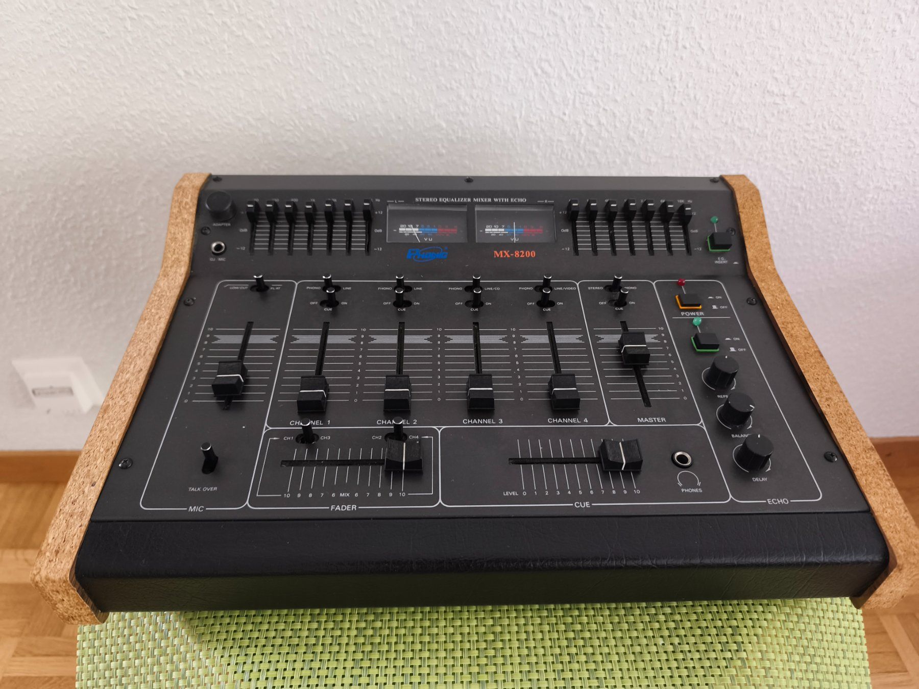 Phonic Mischpulte: MEGA - DJ- + Heimstudio-Mixer PHONIC MX-8200 . Top-Zustand – Gebraucht aus Thun von art.design.BK 5
