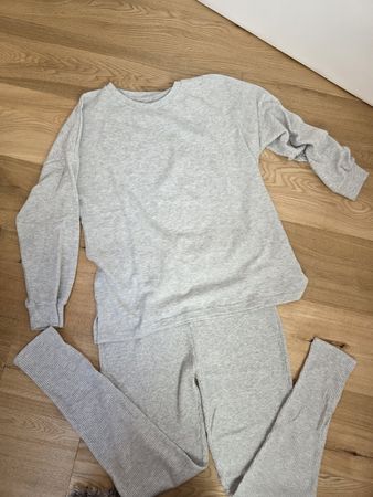 Grauer Loungewear Anzug, Grösse M
