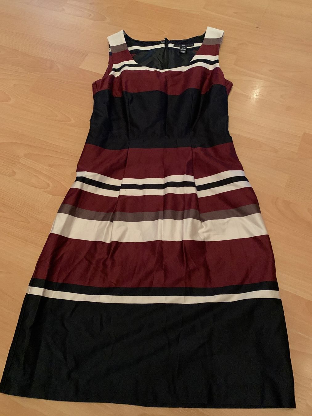 H&M Kleider: Jolie robe H&M taille 36 EUR – Gebraucht aus MEYRIN von Gwendo10