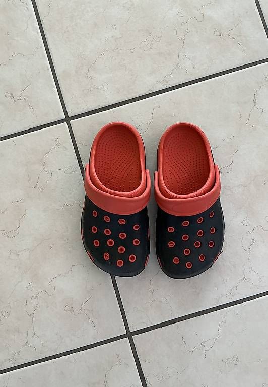 Scarpe per ragazzi: Hausschuhe Grösse 32 – Usato da Zimmerwald venduto da wuff81