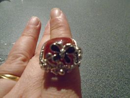 Ring Size 20, silberfarbig, Schmetterling schwarz, brauner