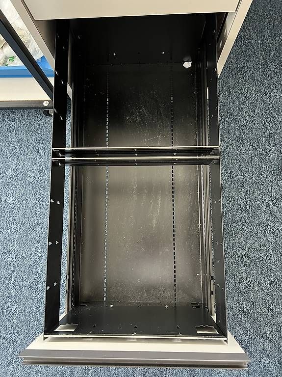Cassettiere: Bürokorpus – Usato da Winterthur venduto da Fonti_sponti 1