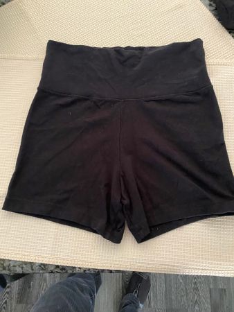 Short schwarz mit breitem Bund