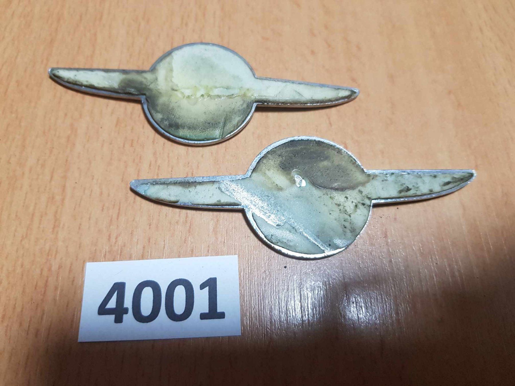 Ford Tutti pezzi di ricambio auto: Emblem, Thunderbird    2stk. – Usato da Niedergösgen venduto da usc_l8gm 1