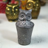 Schwere Eulenfigur aus Metall (Guss, kleinserie, Unikat?)