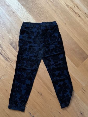 H&M Hose, Gr. 38, Dunkelblaues Blumenmuster, Top Zustand
