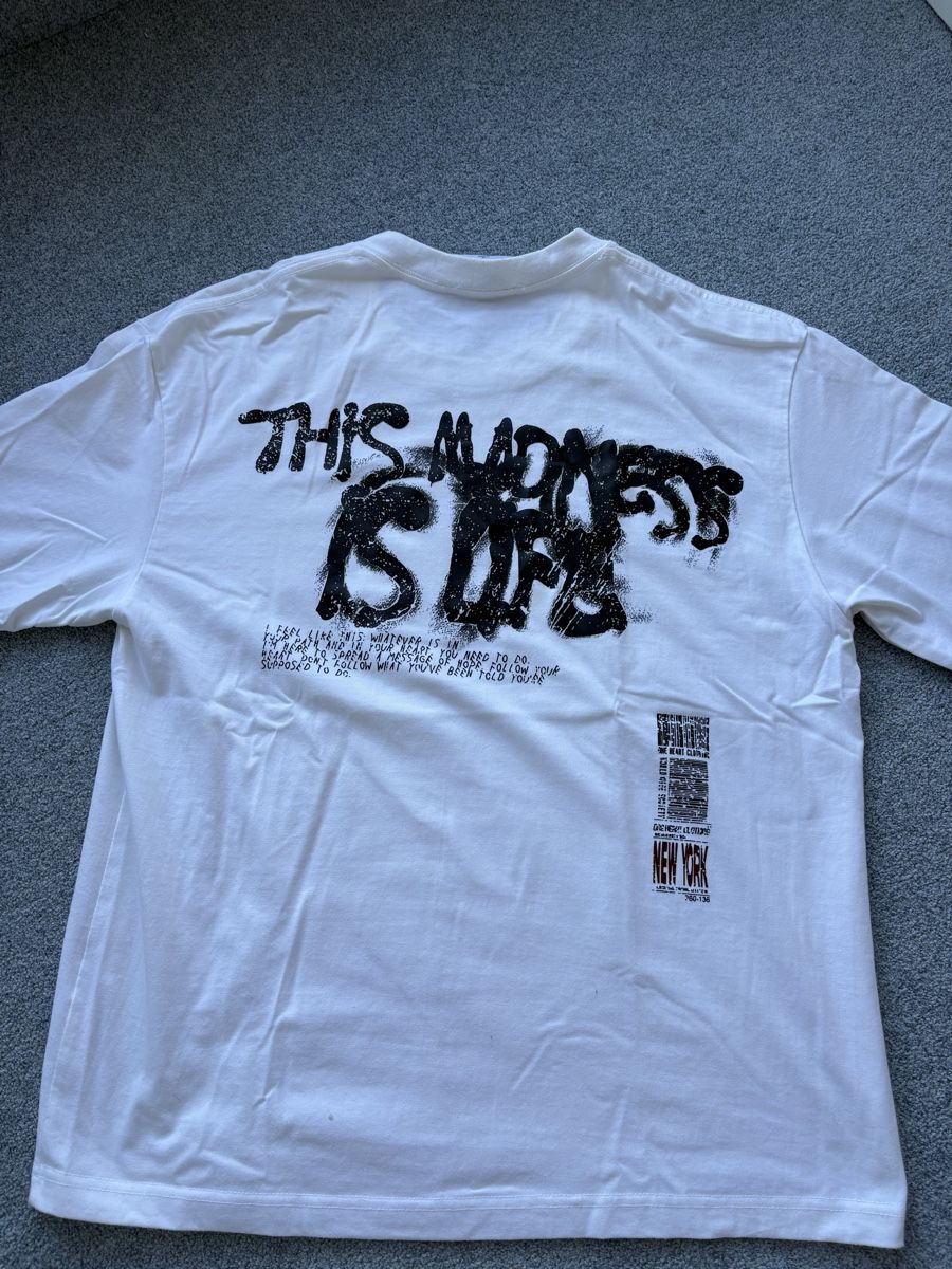 T-Shirts: Printed Tshirt – Gebraucht aus Thalwil von kea_sj87 1