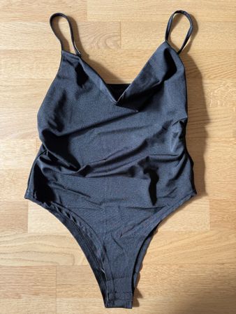 Damen Body schwarz mit Spaghettiträgern