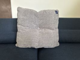 Coussin Poltronesofà 50x50 NEUF bouclette gris design 