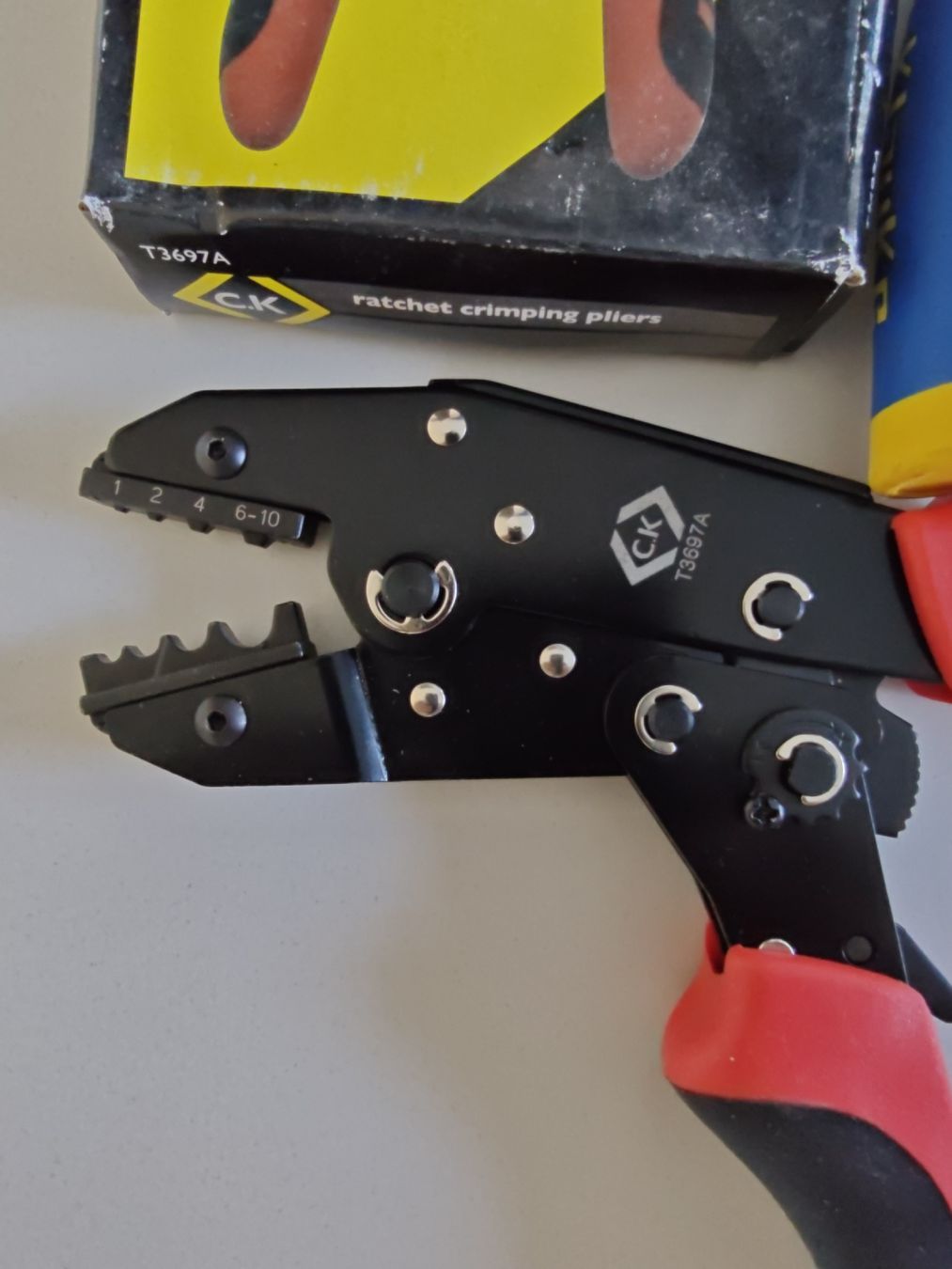 Tutti gli attrezzi: lots Pinces à sertir – Usato da Cormondreche venduto da pajojo 2