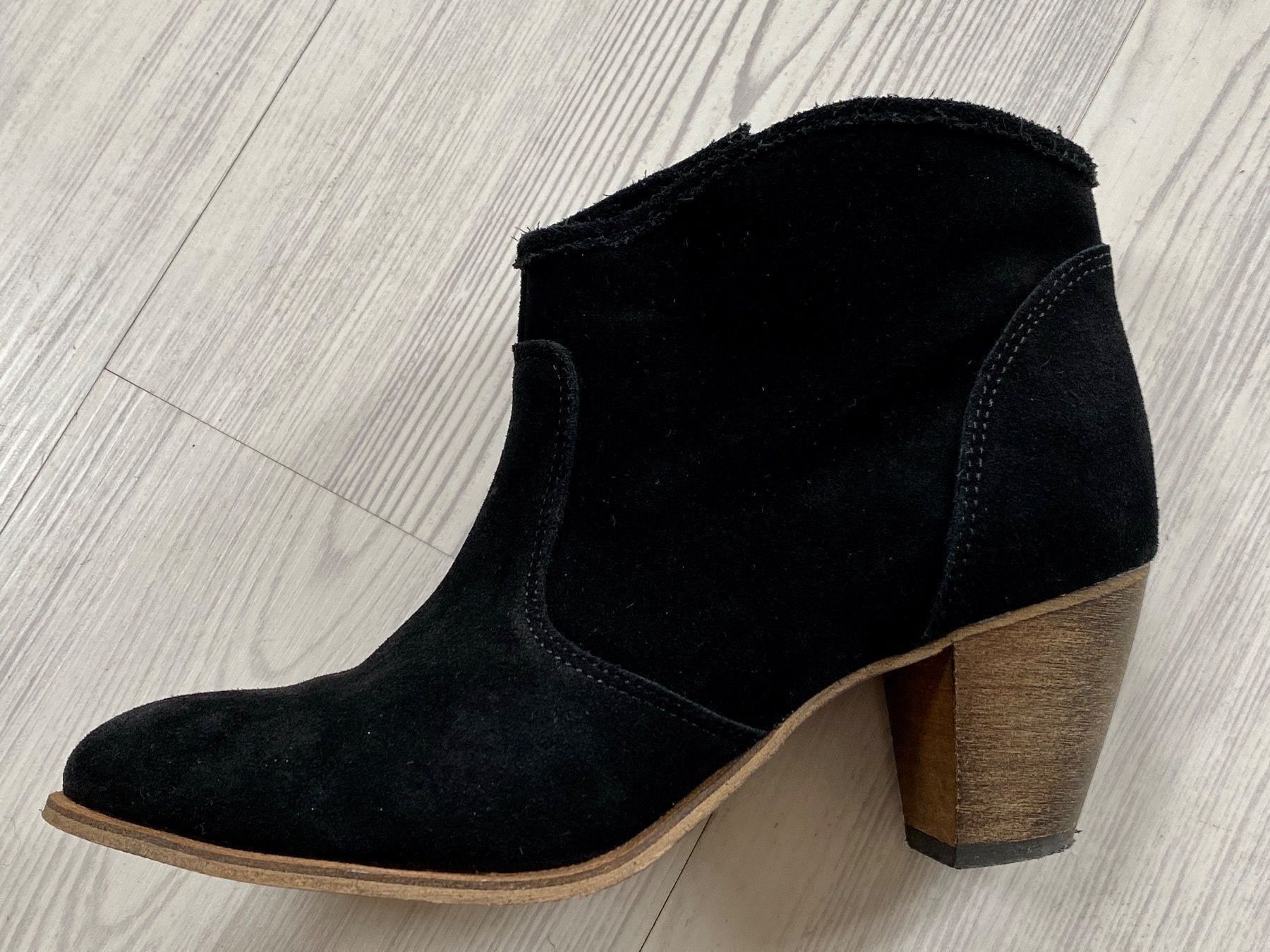 Scarpe da donna: Echt Lederstiefeletten Gr. 38 – Usato da Estavayer-le-Lac venduto da Mimmy02 1