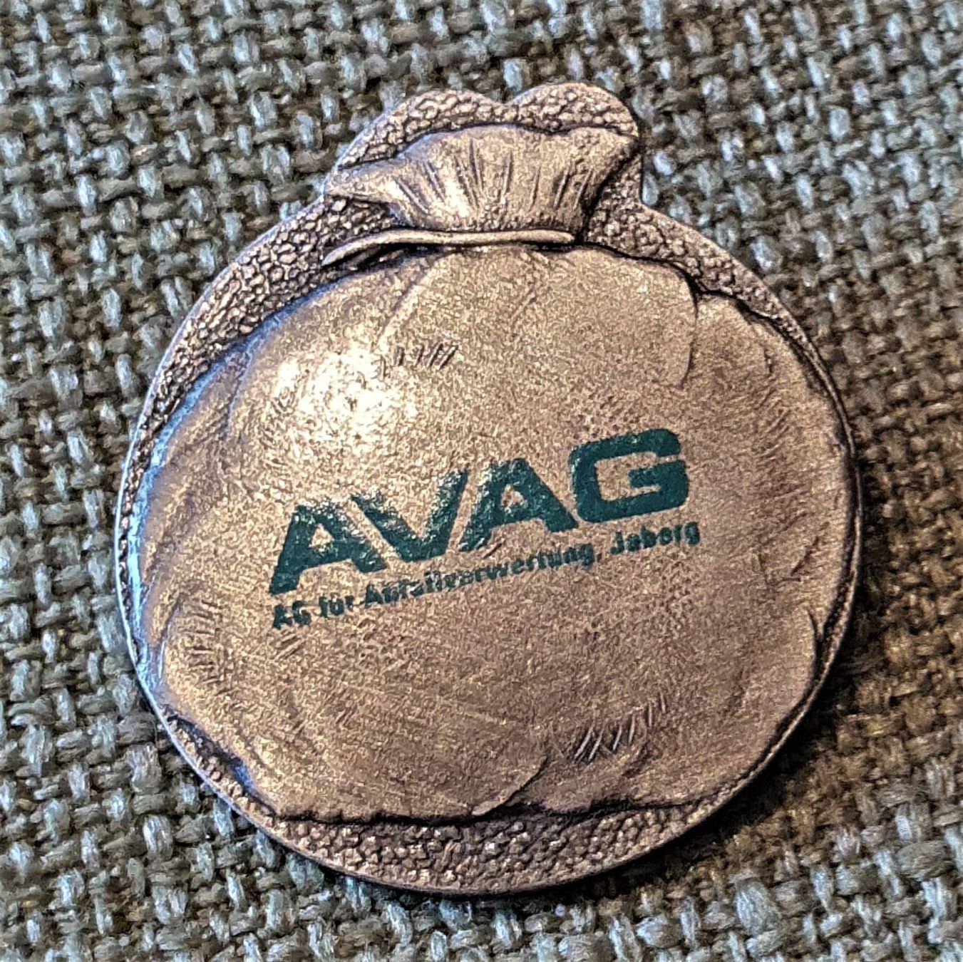 Poubelles: H576 - Pin AVAG Abfallsack Müllsack – D'occasion à Reinach BL par Boston-Verkauf