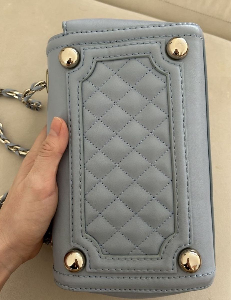 Moschino Borse da donna: Moschino Tasche in Hellblau, Top! – Nuovo (secondo la descrizione) da St. Gallen venduto da oli_ryy9 5