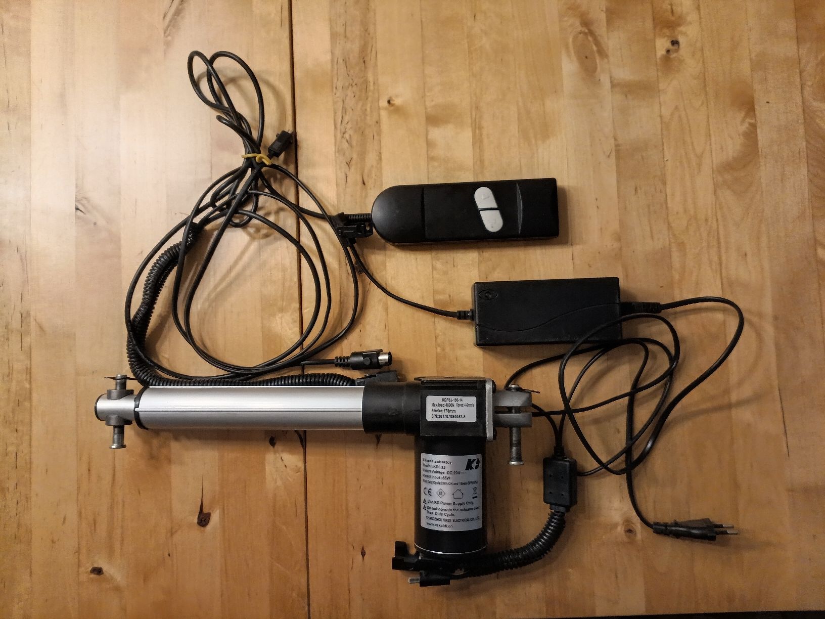 Componenti elettronici: Linear Aktuator – Usato da Wanzwil venduto da dod_6z2t 4