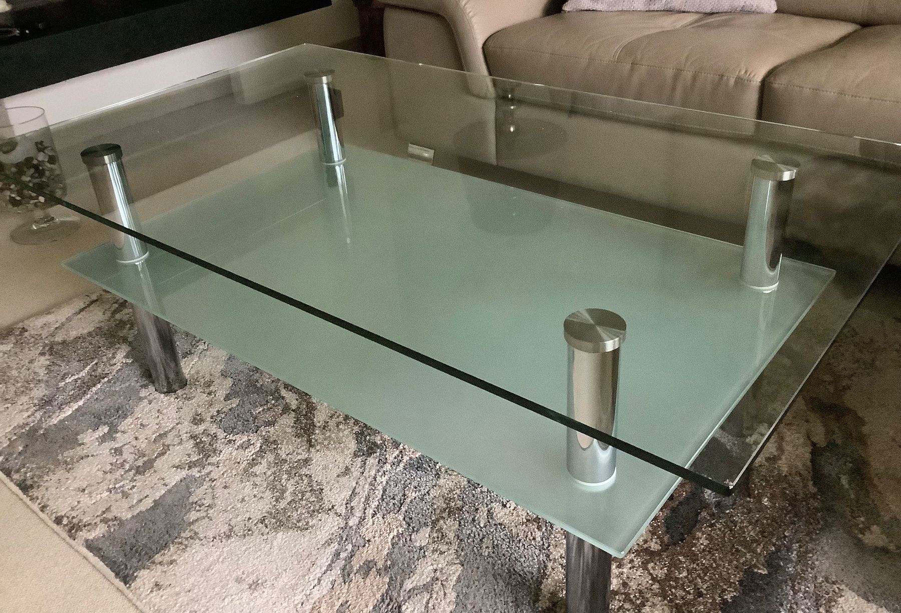 Tische: Salontisch Glas/Metallfüsse – Gebraucht aus Birmensdorf ZH von magri01