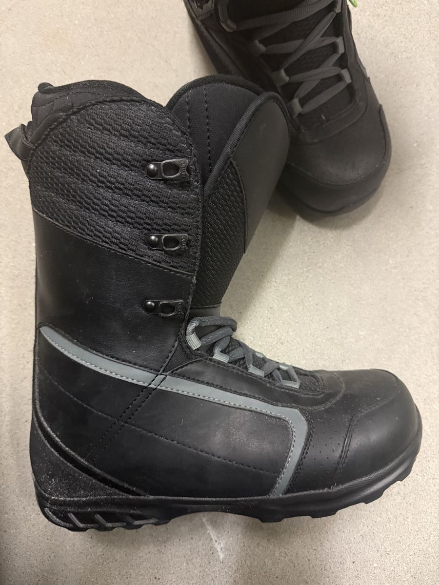 Snowboard Nitro Scarpe da uomo: Botte de snow Nitro 44 2/3 – Usato da Biel/Bienne venduto da Abeille01