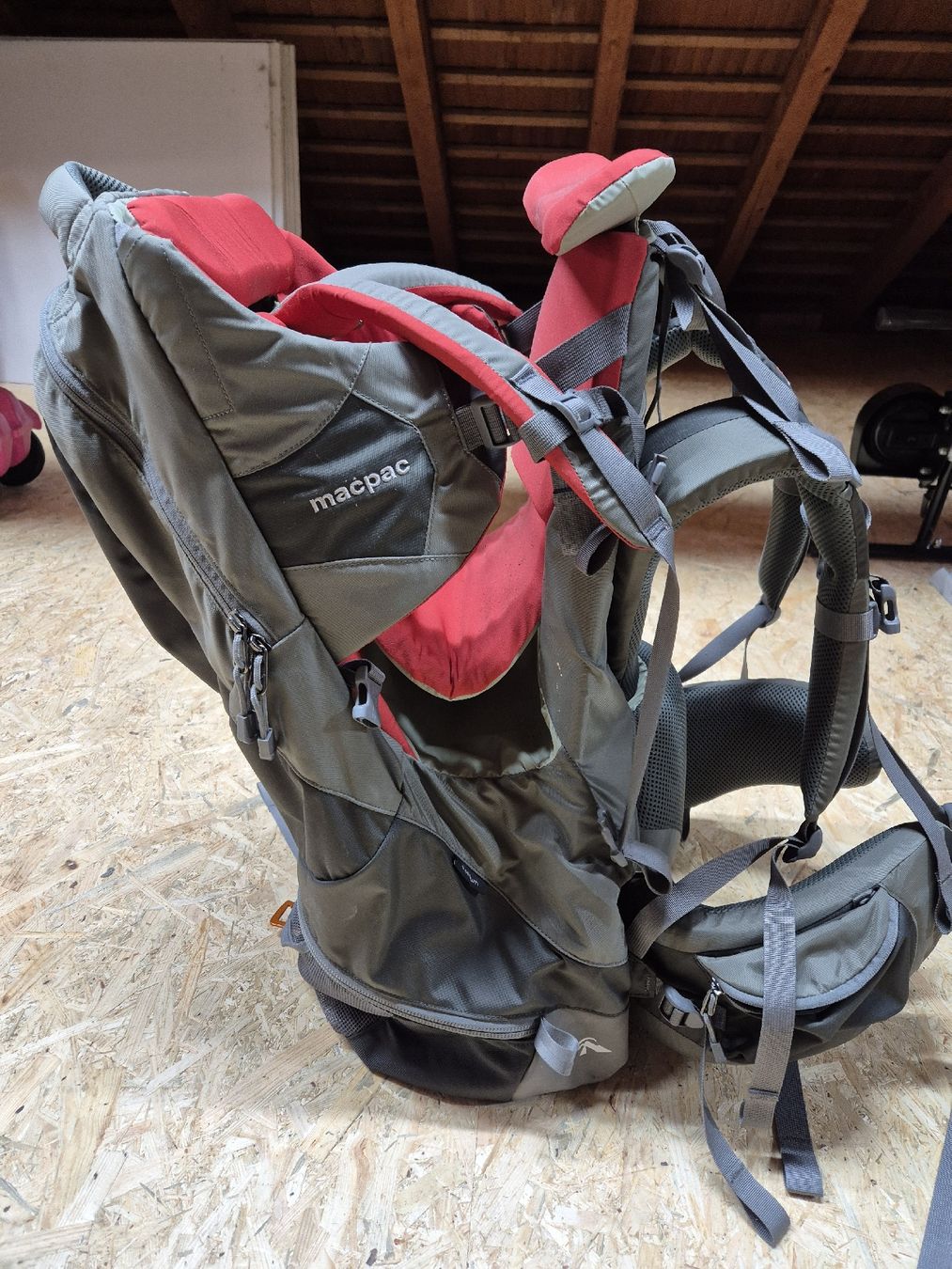 Macpac Zaini: Kindersitz Rucksack MacPac – Usato da Münchwilen TG venduto da coolcoow