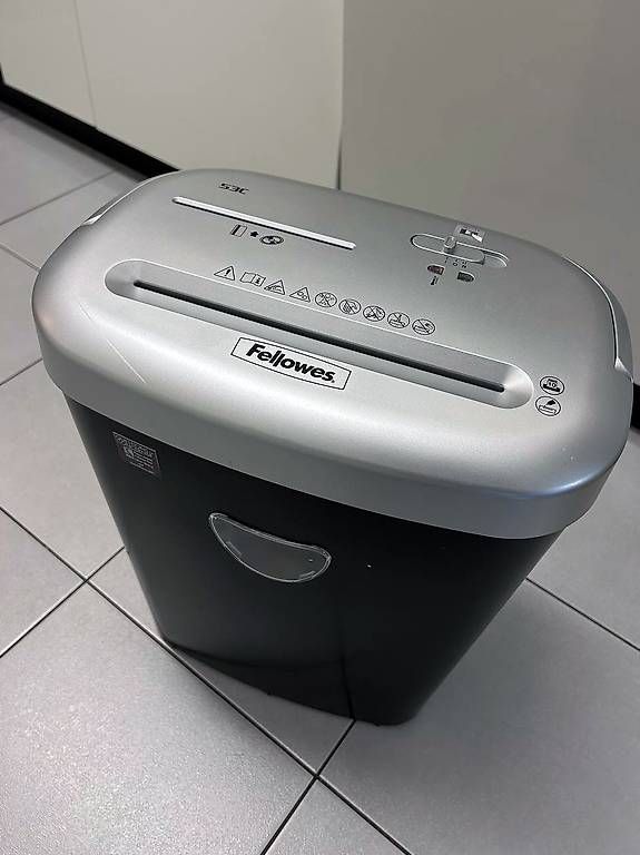 Fellowes Distruggi documenti: Fellowes Powershred 53C (Partikelschnitt) – Usato da Schaffhausen venduto da Apollosh