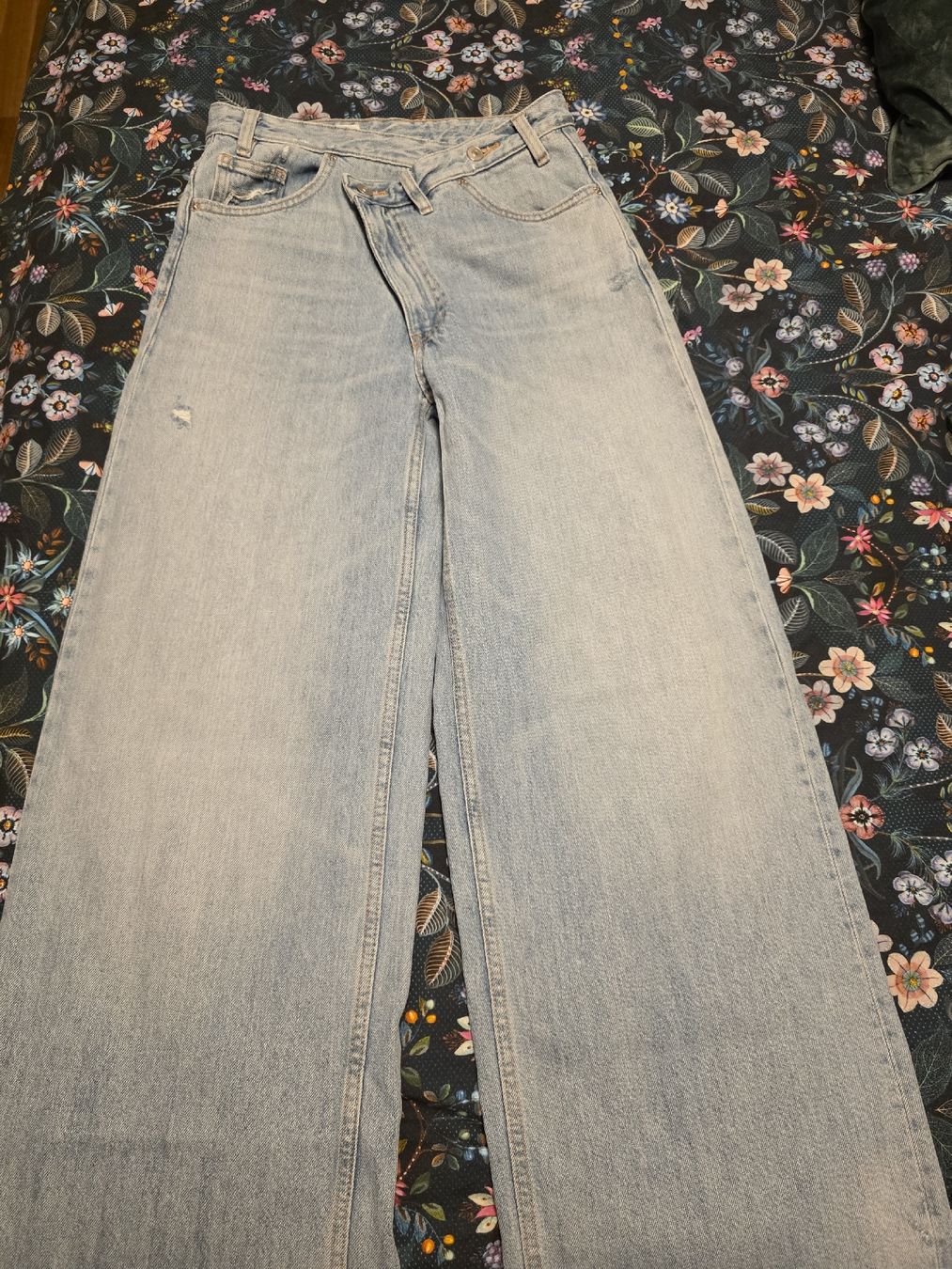 Zara Jeans: ZARA Jeanshose Gr.36/38 – Gebraucht aus Pratteln von bea_bxv5 1