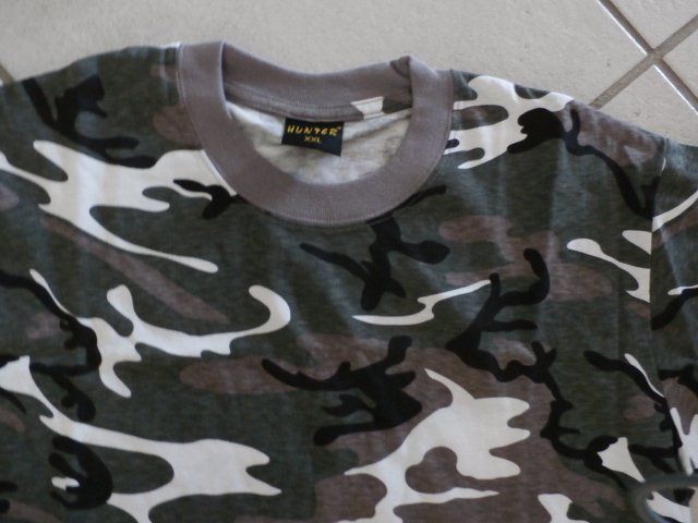 Hemden, T-Shirts & Polos: T'Shirt in Grösse L – Neu und originalverpackt aus Würenlingen von Delfinli1 1