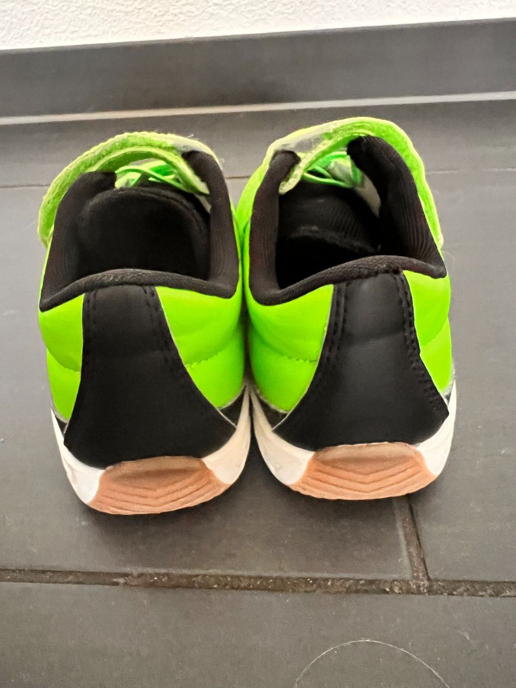 Scarpe per ragazzi: Hallenschuhe Gr.34 wie neu! – Usato da Buchs SG venduto da sunset55 2