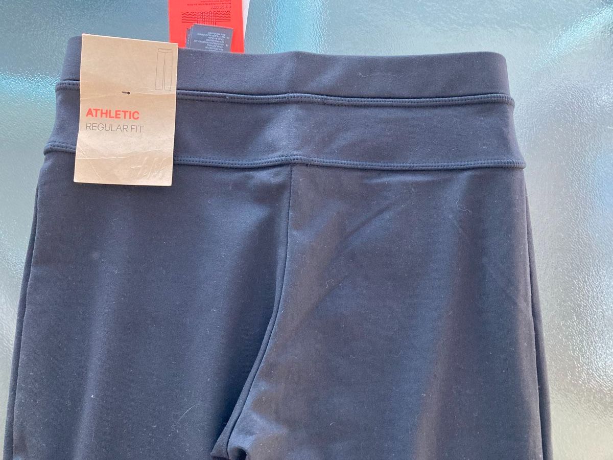 Pantaloni: ATHLETIC Sporthose, Gr. S, regular fit, quick dry, neu! – Nuovo e nell'imballaggio originale da Zürich venduto da dolcicaramelle2 4