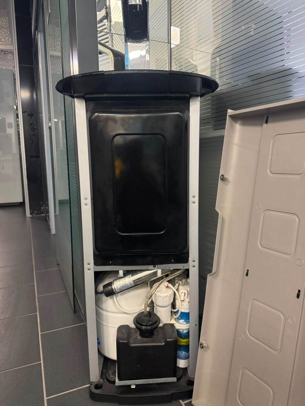 Sanitär: Waterlife Wasserspender mit Filteranlage – Gebraucht aus Luzern von inf_2rvp 4