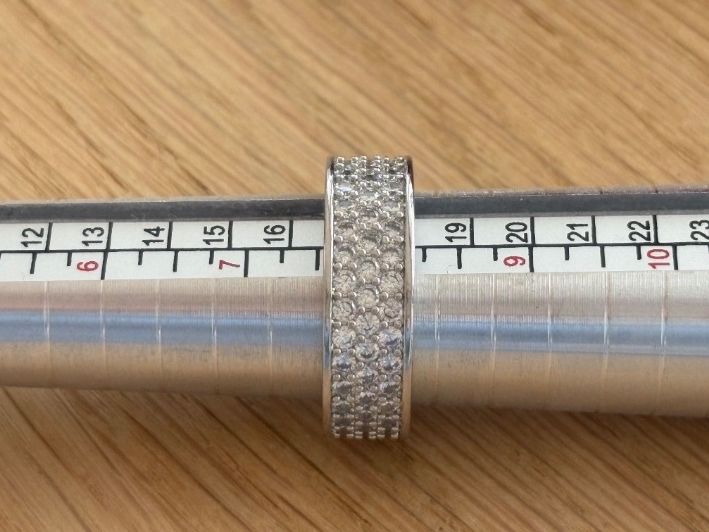 Ringe: Luxus Elegante Gr: 18/8 Ring mit  Zirkonia Silberfarben – Neu (gemäss Beschreibung) aus Biel-Bienne von Roserosse13 5