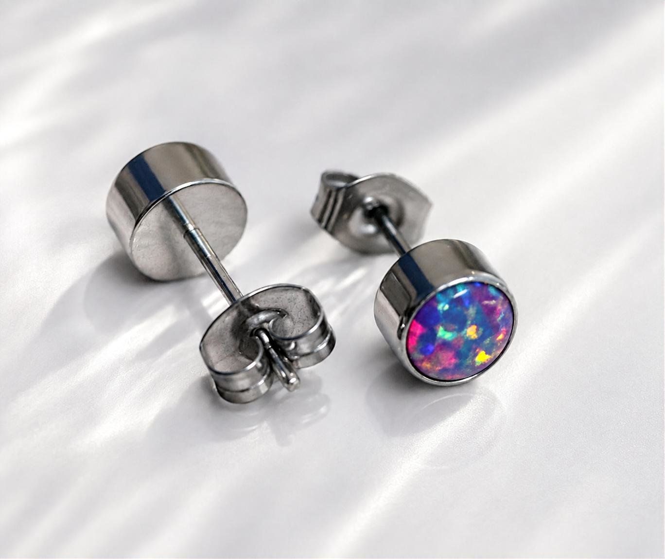 Boucles d'oreille: Ohrstecker aus Titanium mit Opal – Neuf avec emballage d'origine à Matten b. Interlaken par kero71