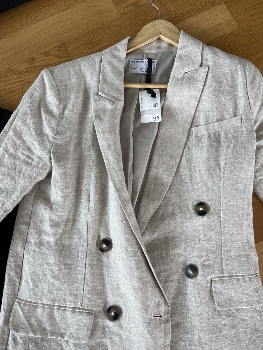 Jacken: 2 Blazer beige Leine & schwarz oversized – Gebraucht aus Zürich von ufe_f5q5 1