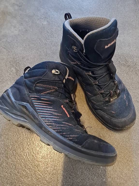 Chaussures garçon: Lowa Wanderschuh – D'occasion à Freienwil par karoline04 1