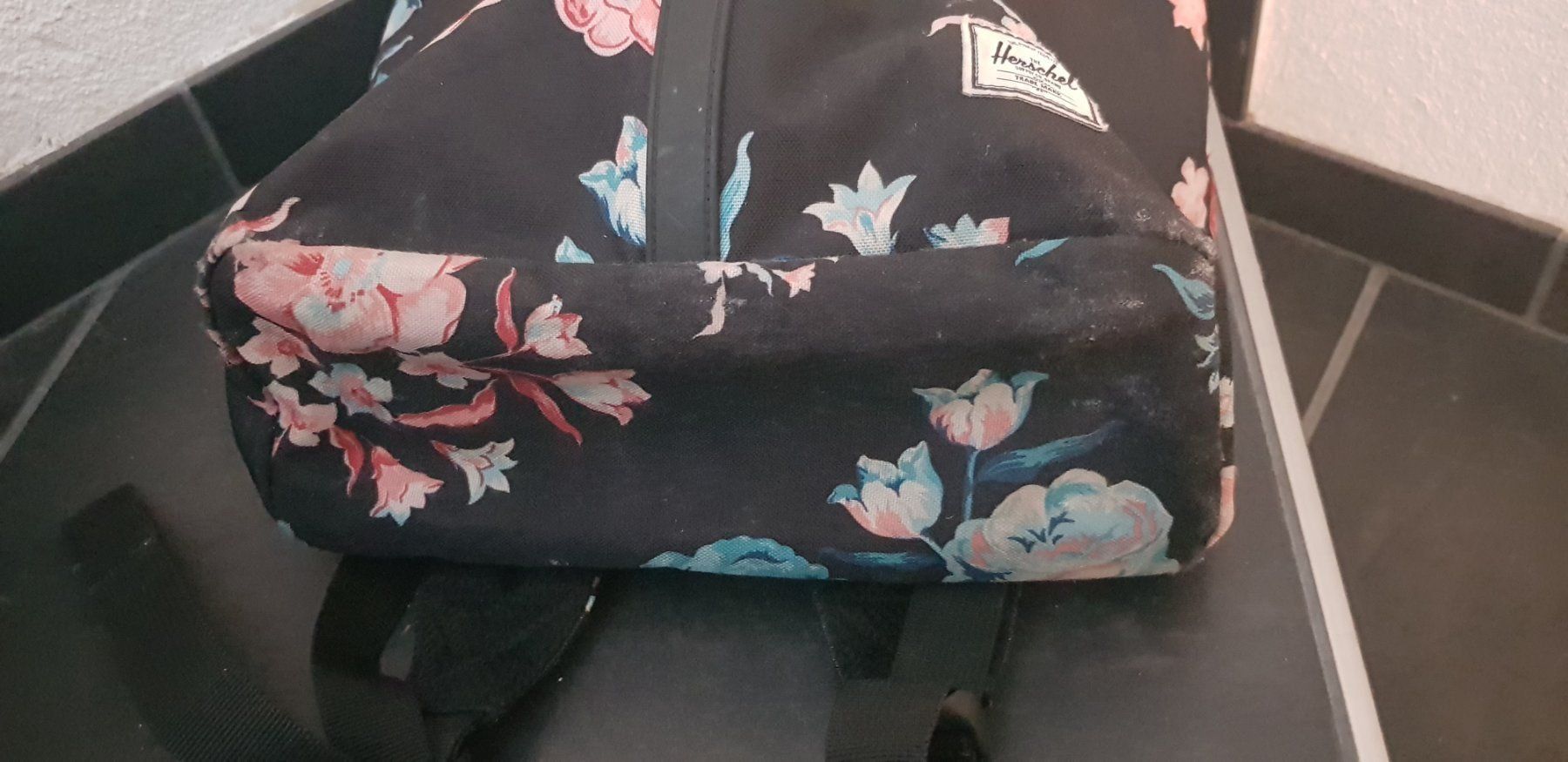 Herschel Zaini: Herschel Rucksack, Blumenmuster – Usato da Walterswil SO venduto da peiper2 3