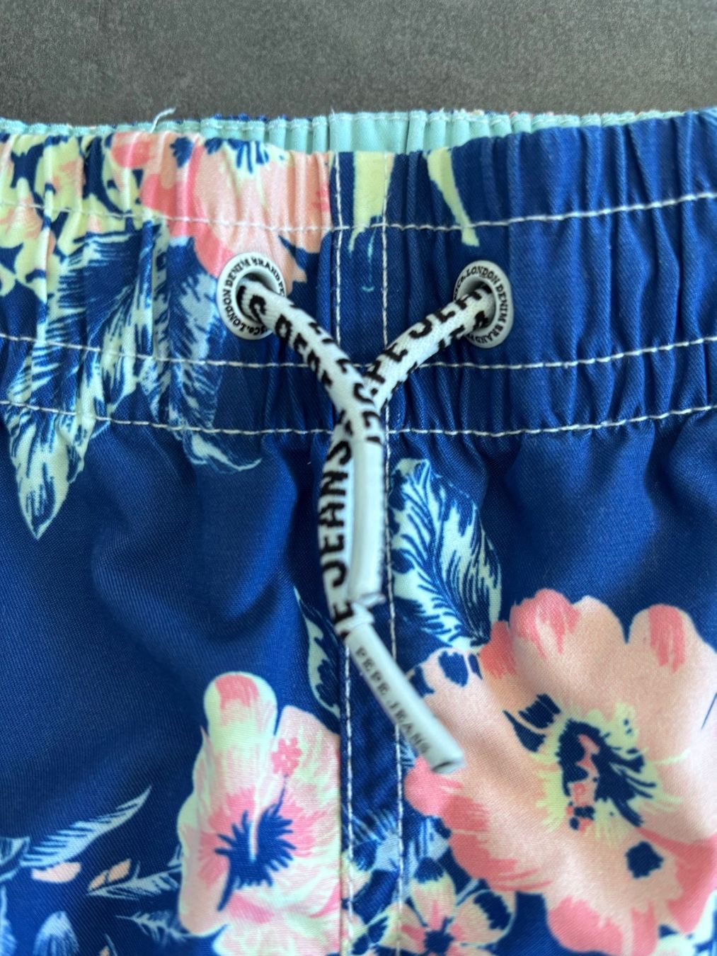 Pepe Jeans Pantaloni: Pepe Jean Badeshorts kinder Gr.104 – Usato da Oberägeri venduto da MariaLehman 2