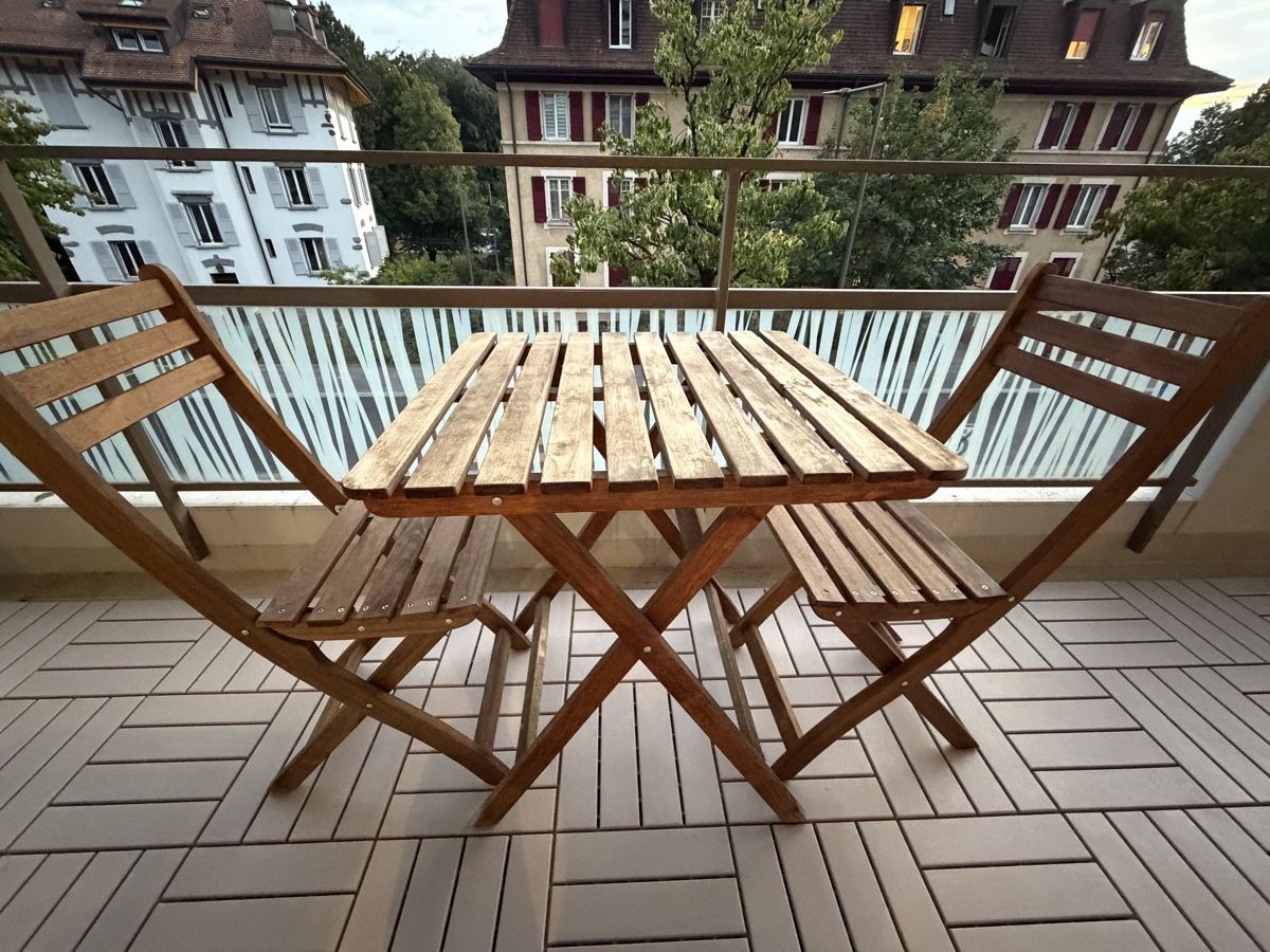 Ikea Tischset: IKEA ASKHOLMEN set table and 2 chairs  – Gebraucht aus Lausanne von dbe_d5vg 1